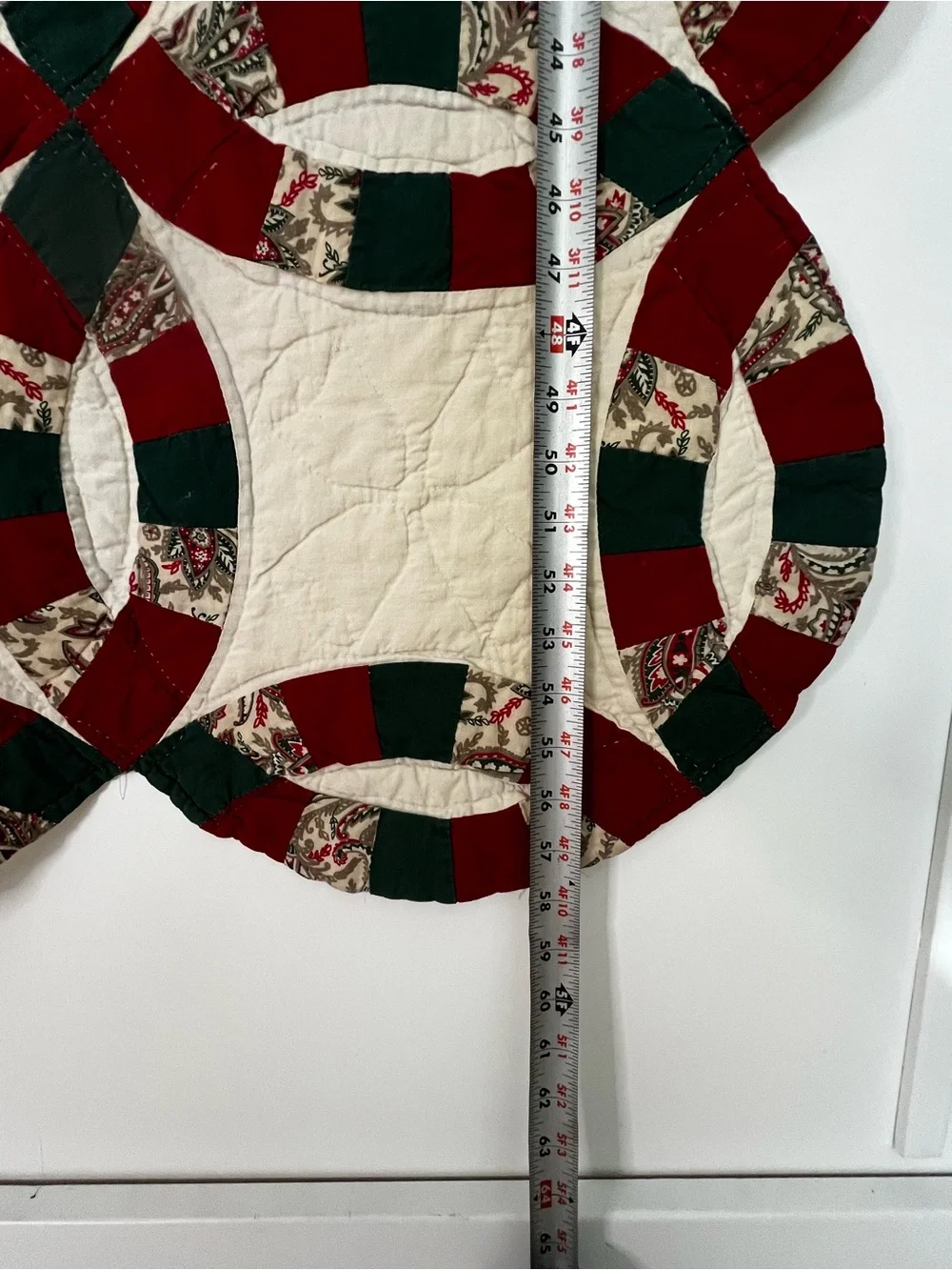 Vintage-Style Cream, Red and Green Double Wedding Ring Quilt